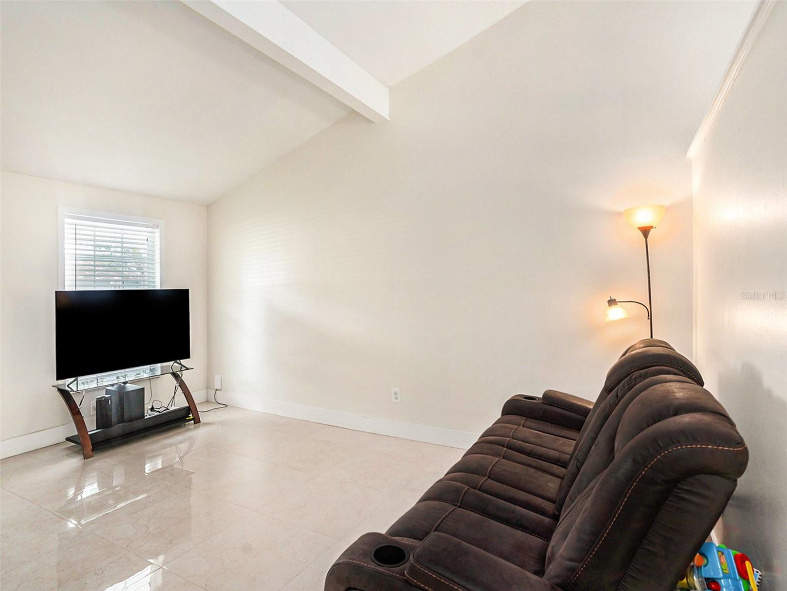 8518 BRIAR GROVE CIR, TAMPA, FL, 33615