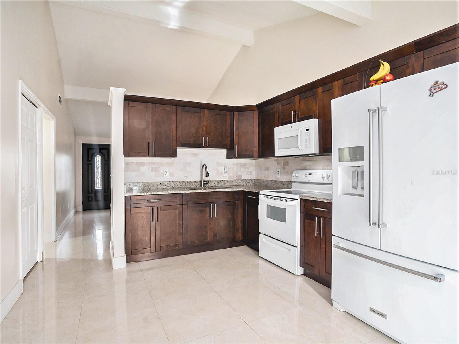 8518 BRIAR GROVE CIR, TAMPA, FL, 33615
