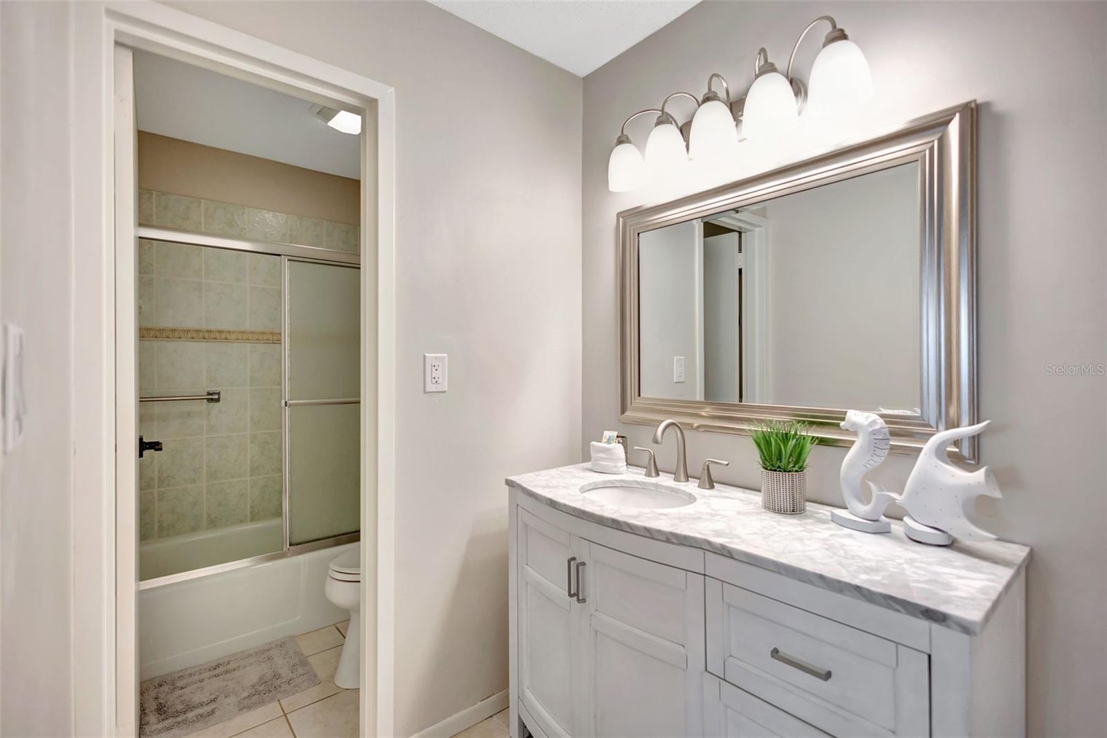 1255 E PEPPERTREE DR #402, SARASOTA, FL, 34242