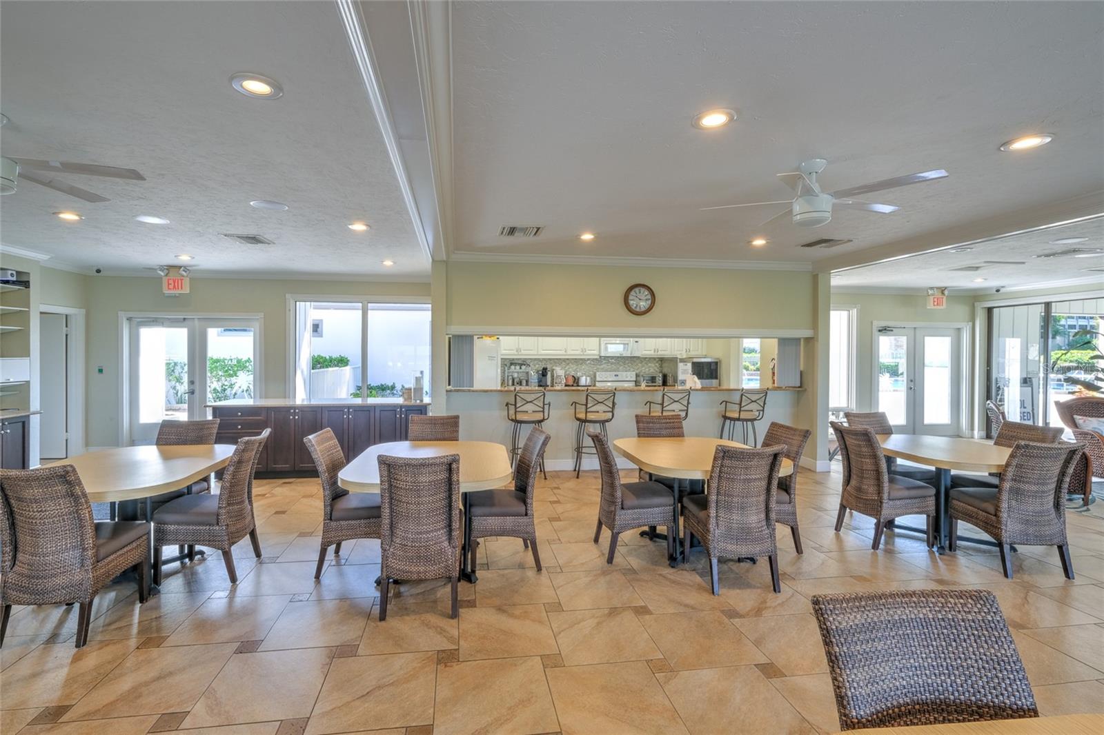 1255 E PEPPERTREE DR #402, SARASOTA, FL, 34242