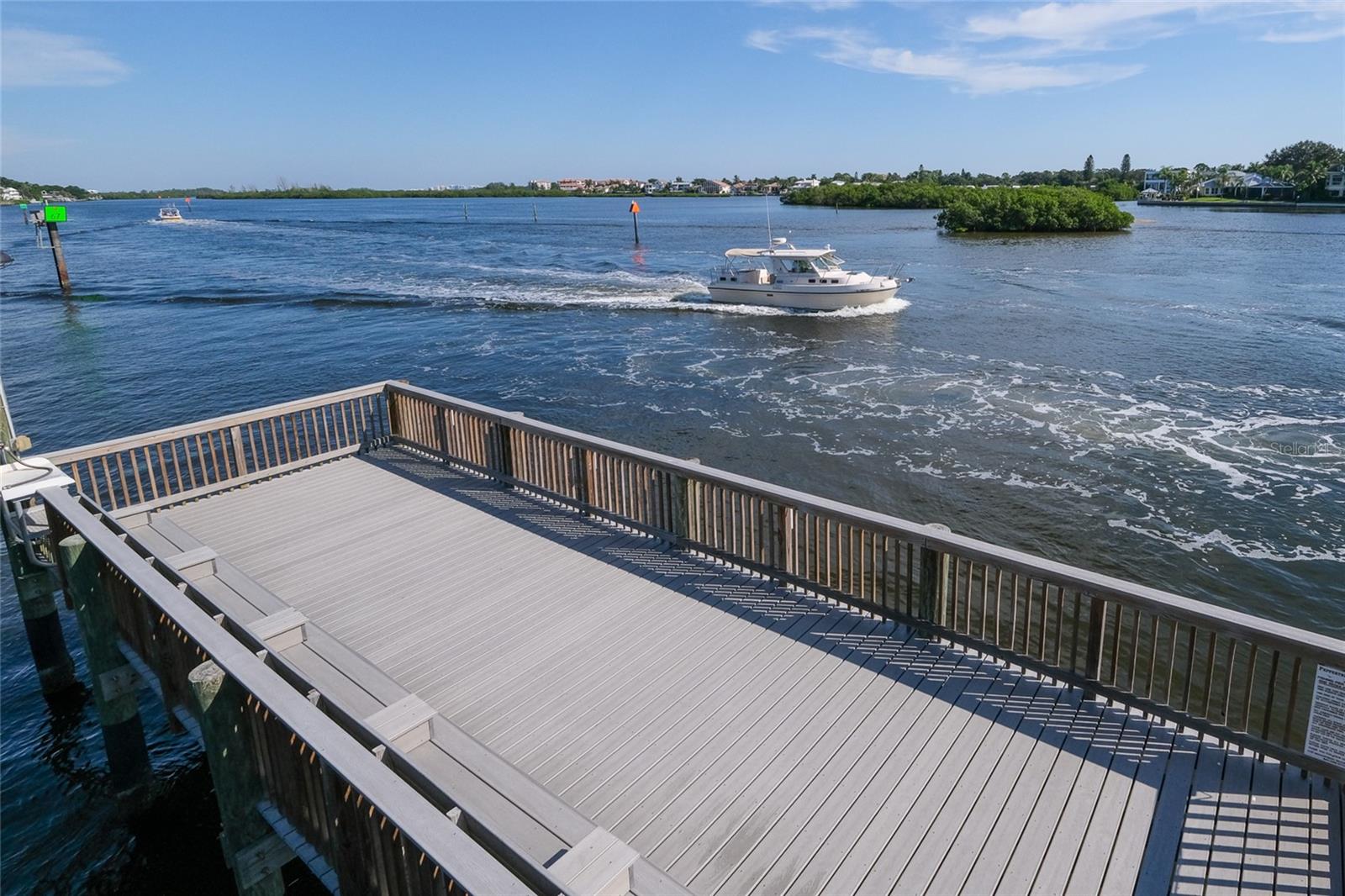 1255 E PEPPERTREE DR #402, SARASOTA, FL, 34242