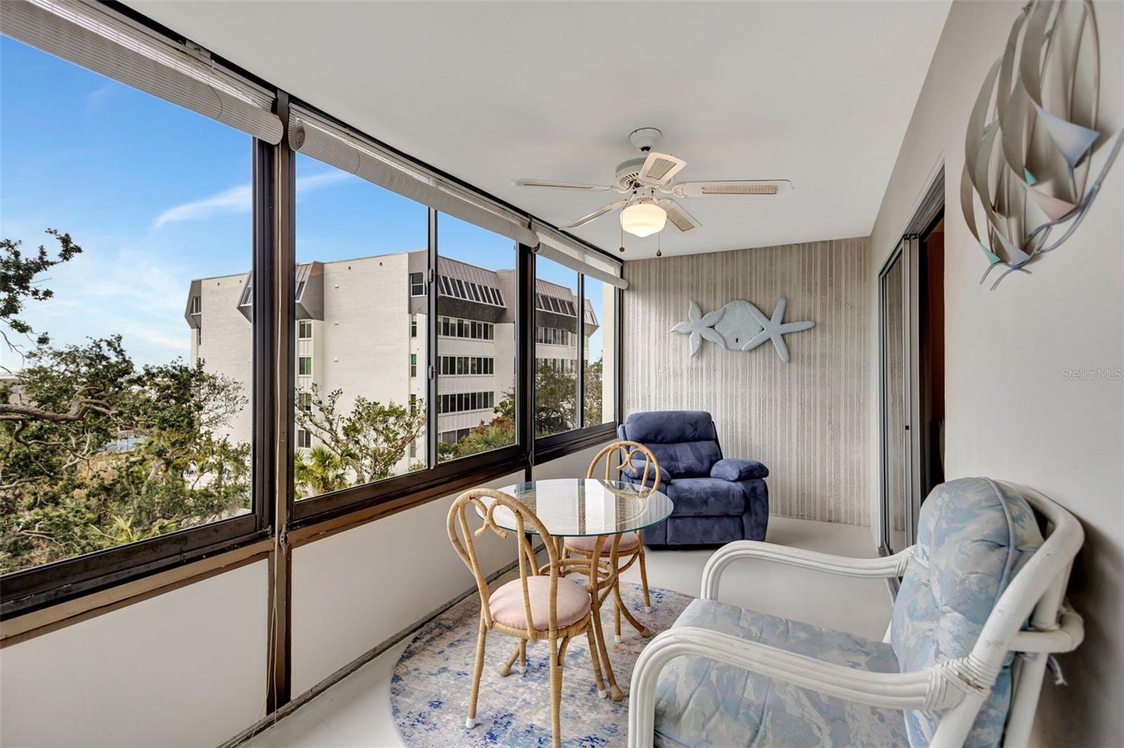 1255 E PEPPERTREE DR #402, SARASOTA, FL, 34242