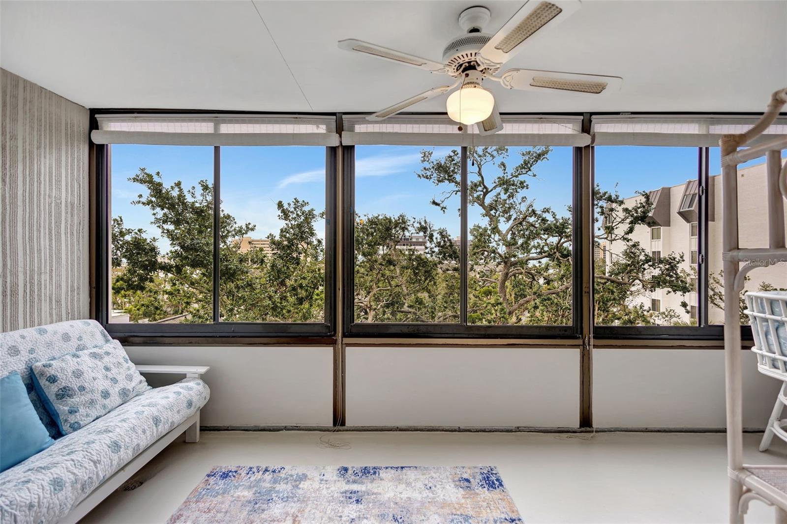 1255 E PEPPERTREE DR #402, SARASOTA, FL, 34242