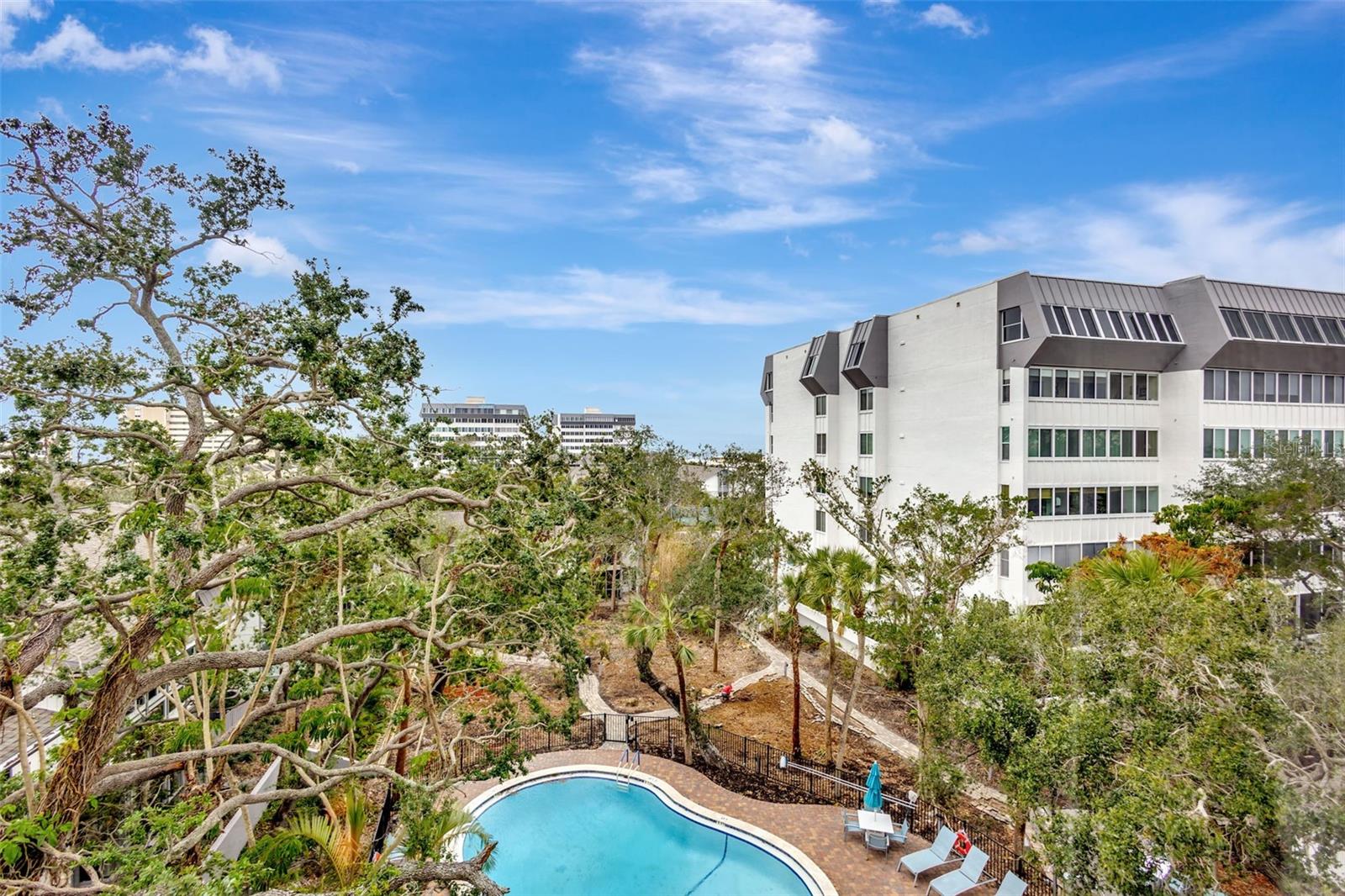 1255 E PEPPERTREE DR #402, SARASOTA, FL, 34242