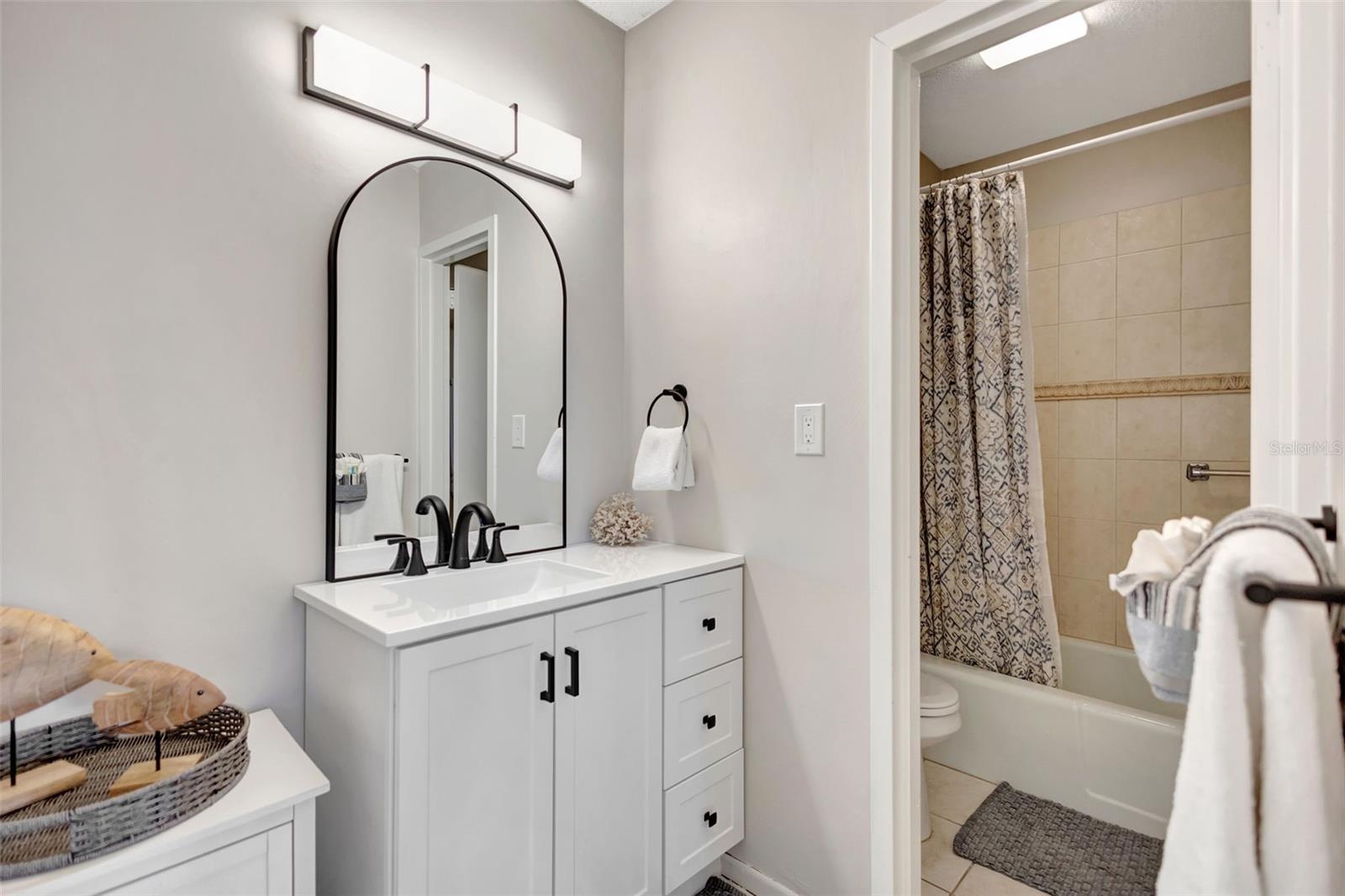 1255 E PEPPERTREE DR #402, SARASOTA, FL, 34242