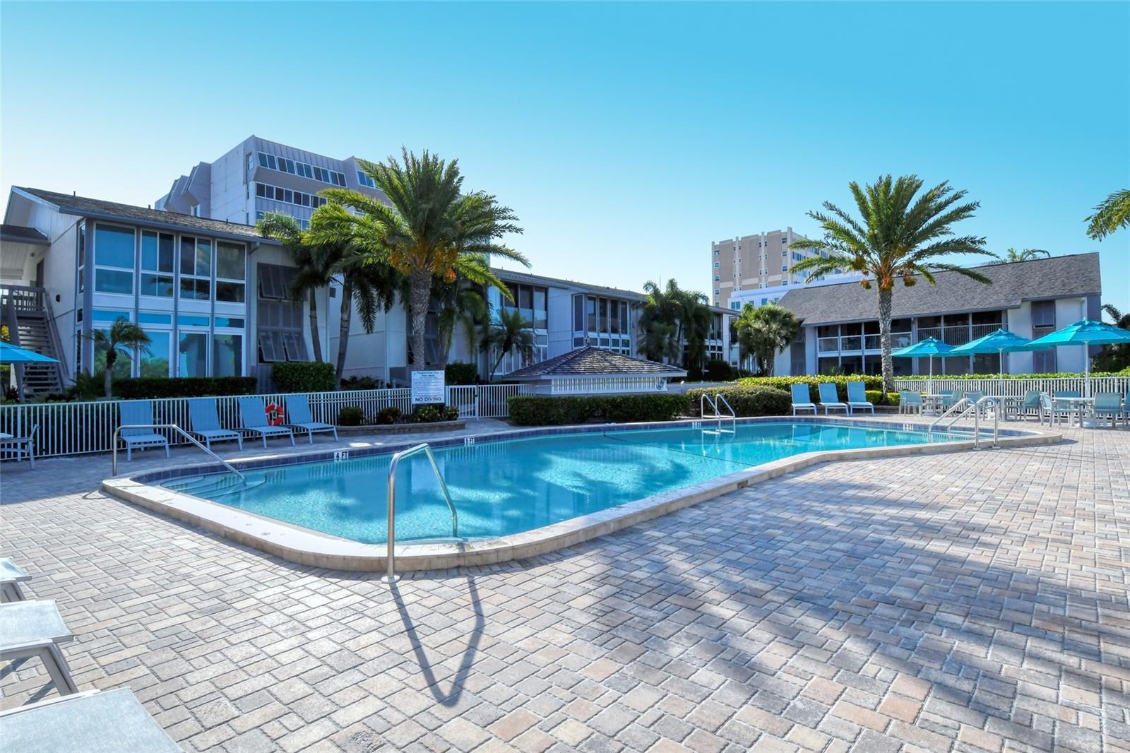 1255 E PEPPERTREE DR #402, SARASOTA, FL, 34242