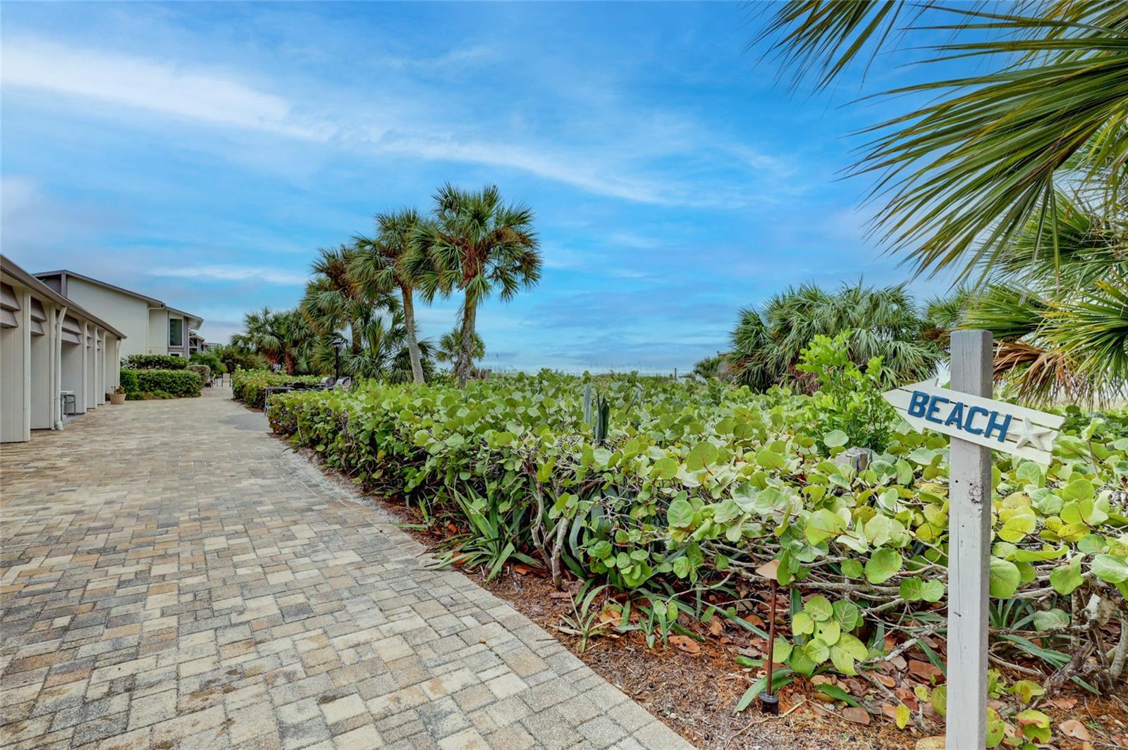 1255 E PEPPERTREE DR #402, SARASOTA, FL, 34242