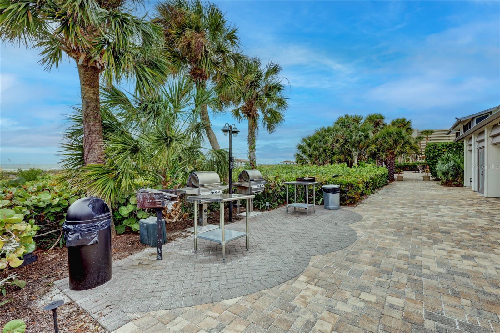 1255 E PEPPERTREE DR #402, SARASOTA, FL, 34242