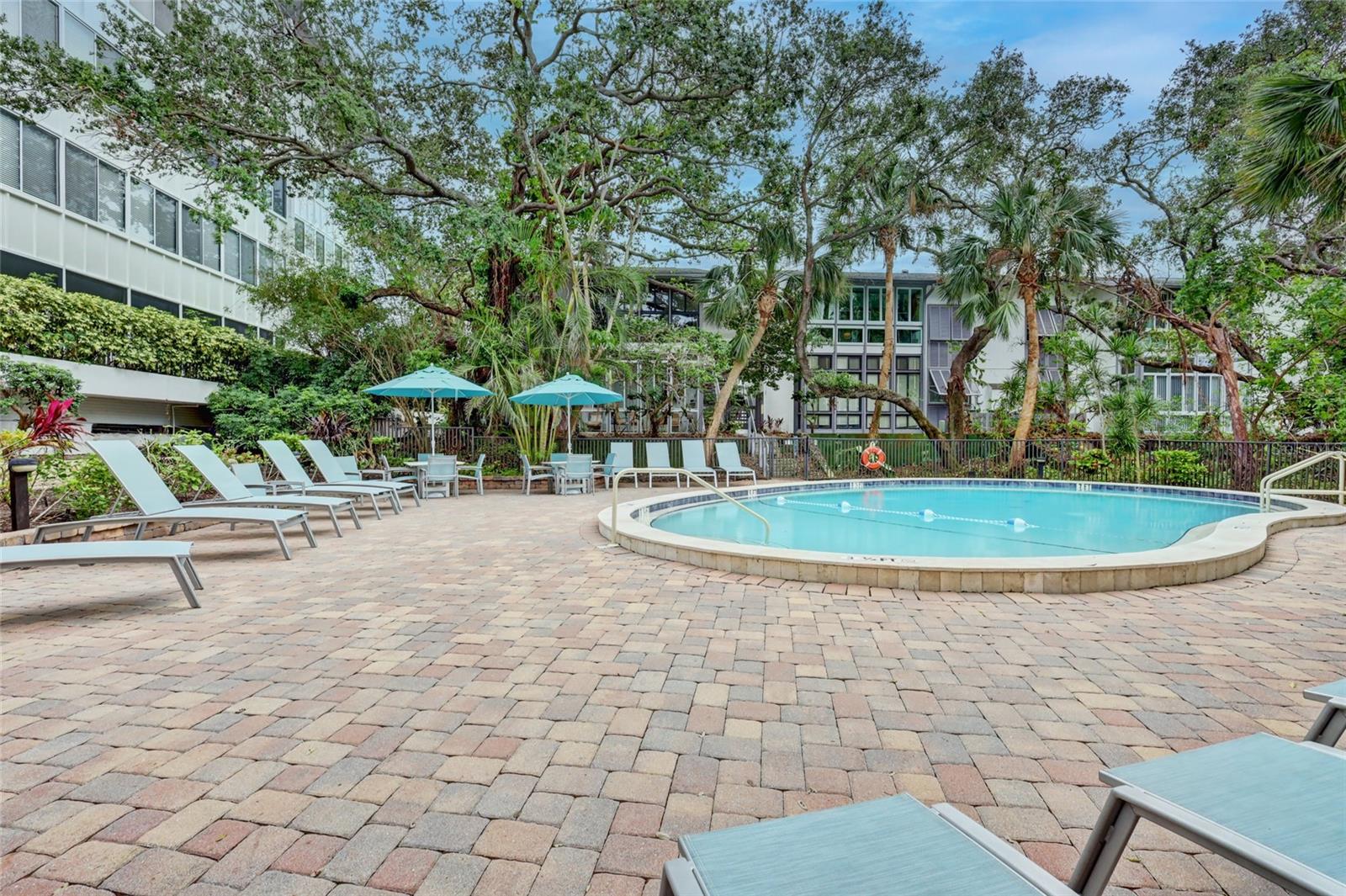 1255 E PEPPERTREE DR #402, SARASOTA, FL, 34242