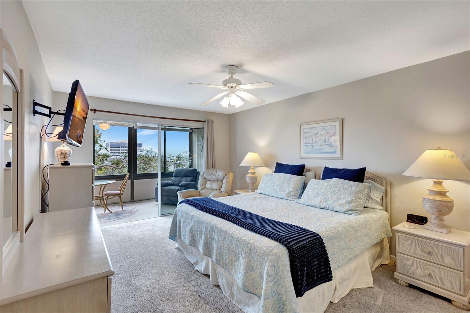 1255 E PEPPERTREE DR #402, SARASOTA, FL, 34242