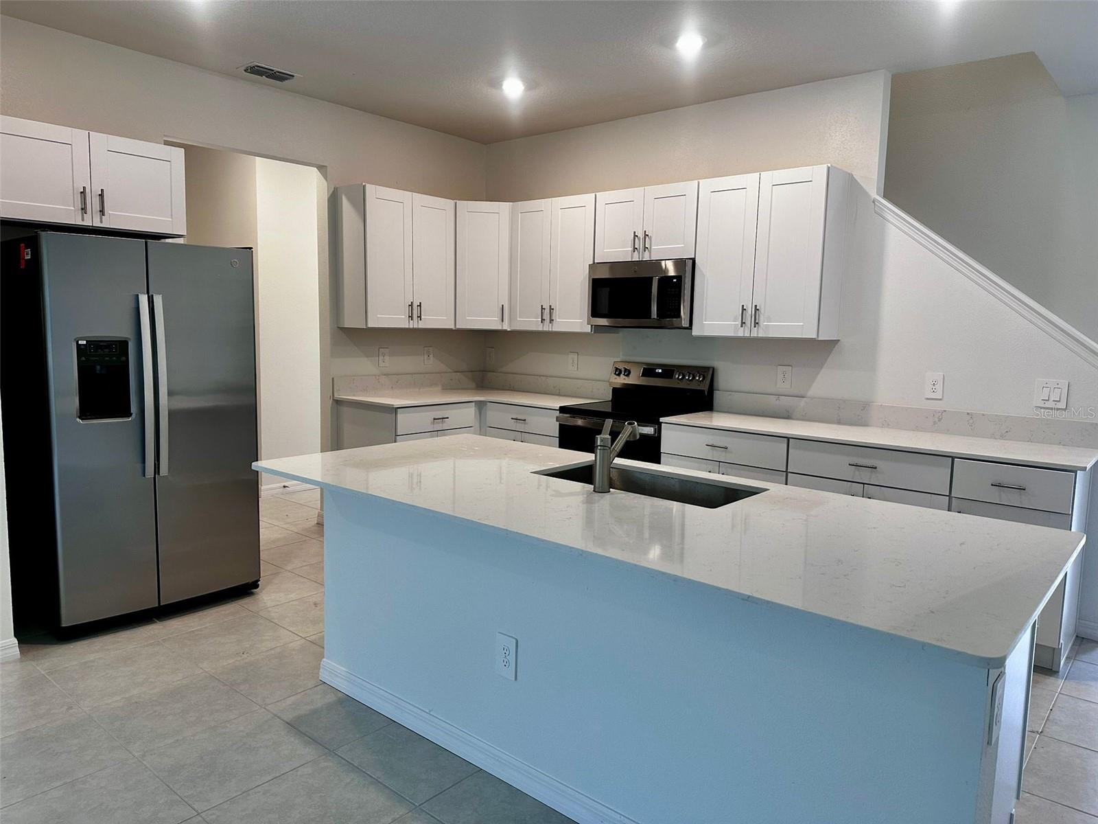 10024 TRUMPET HONEYSUCKLE WAY, SAN ANTONIO, FL, 33576