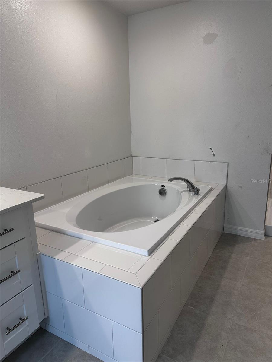 10024 TRUMPET HONEYSUCKLE WAY, SAN ANTONIO, FL, 33576