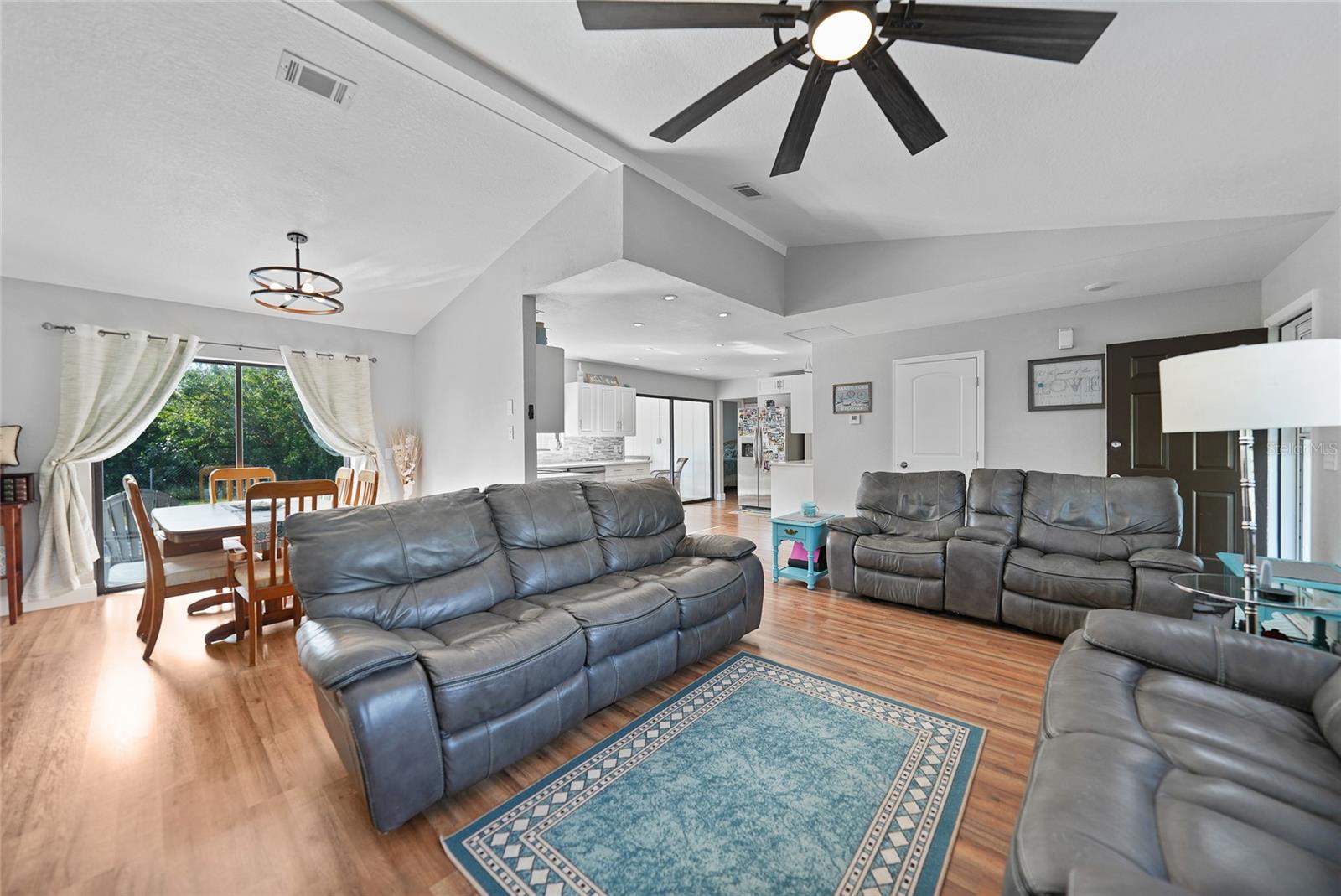 813 THORNTON AVE NW, PORT CHARLOTTE, FL, 33948