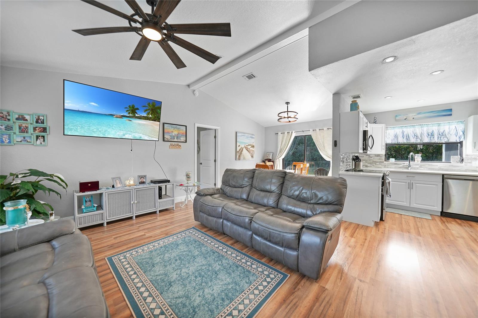 813 THORNTON AVE NW, PORT CHARLOTTE, FL, 33948