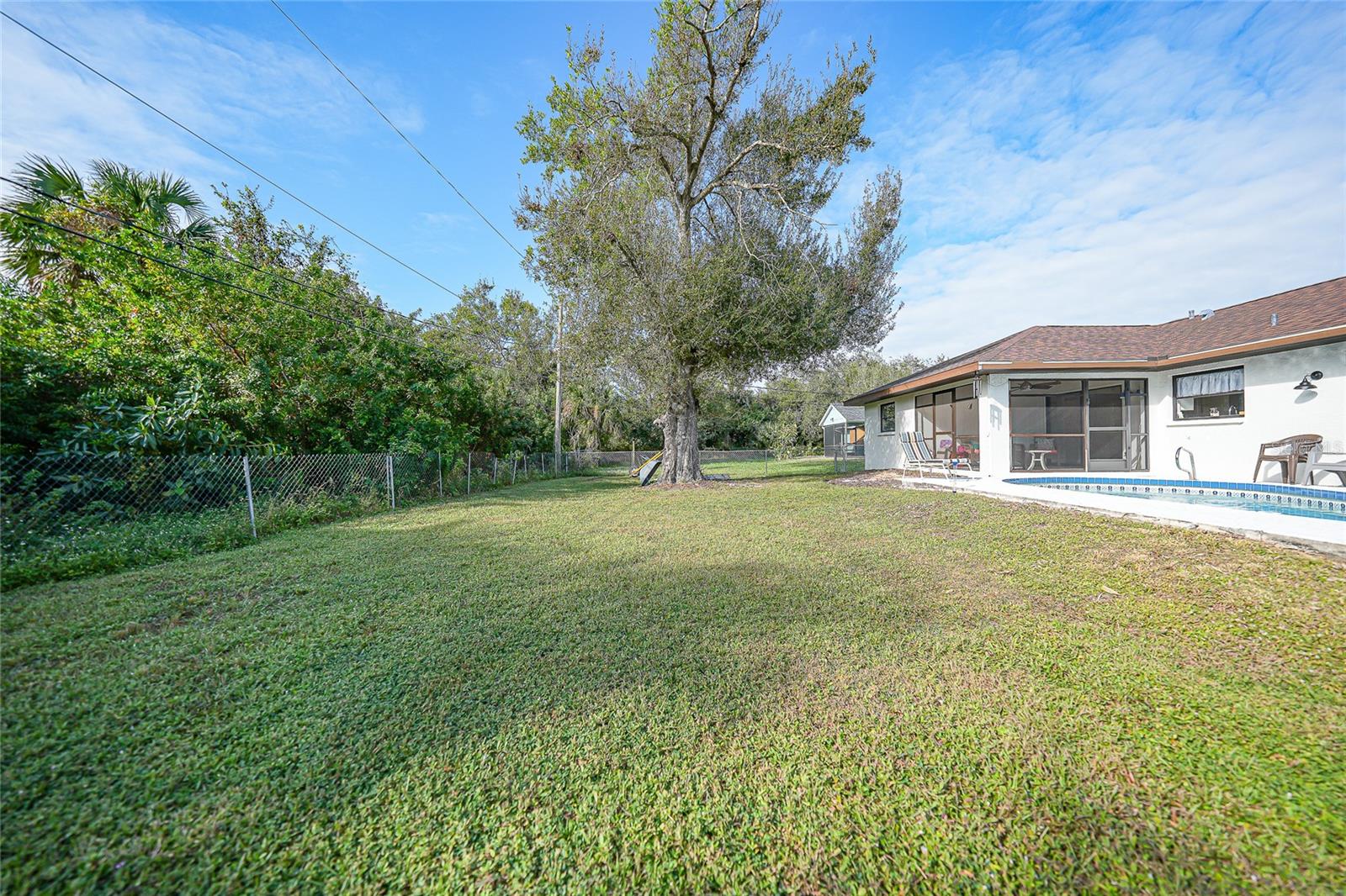 813 THORNTON AVE NW, PORT CHARLOTTE, FL, 33948