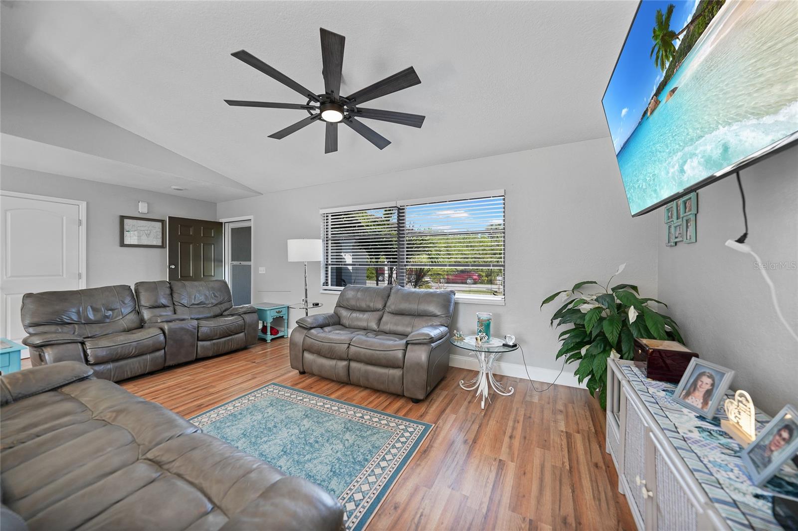 813 THORNTON AVE NW, PORT CHARLOTTE, FL, 33948