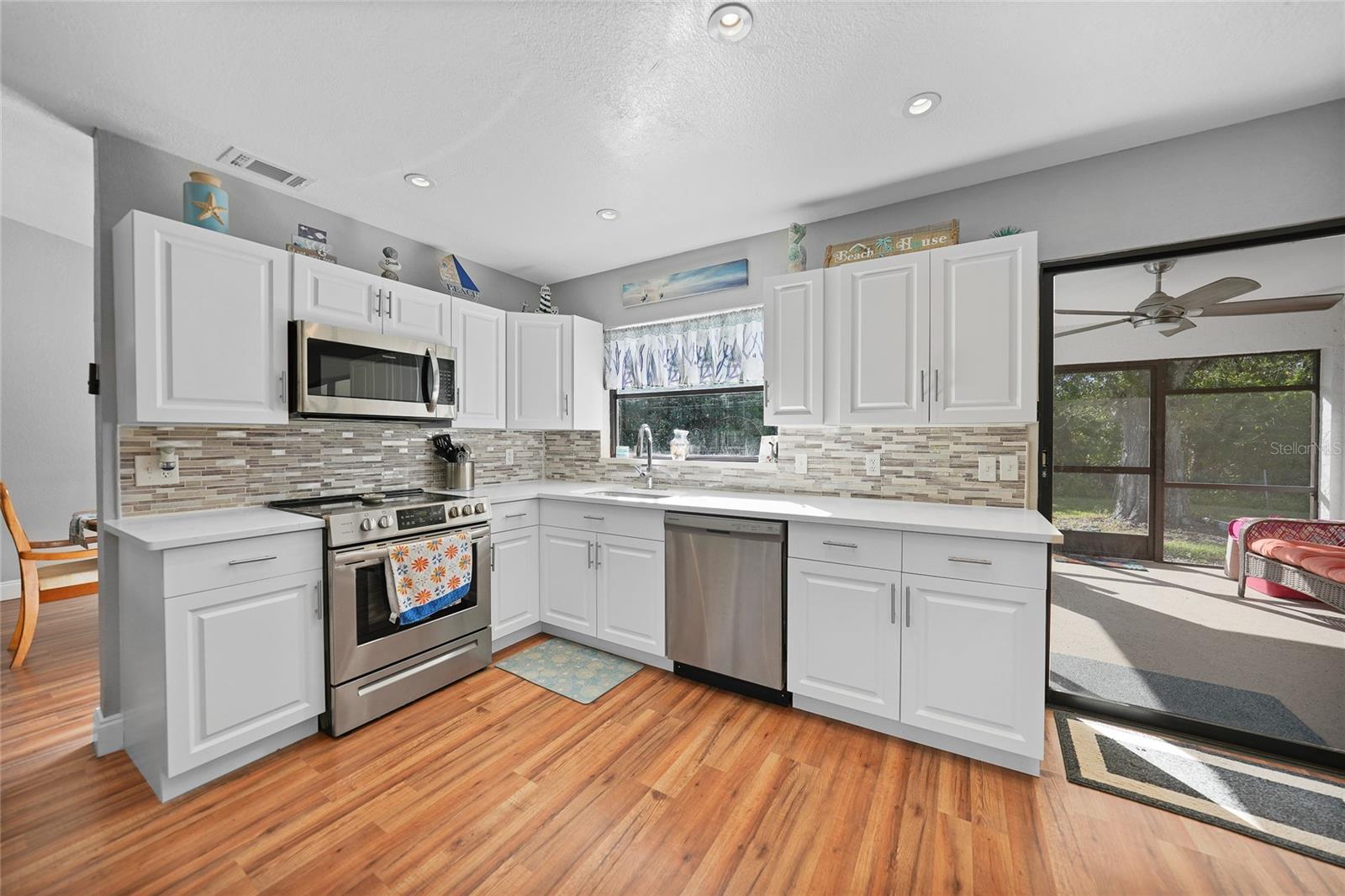 813 THORNTON AVE NW, PORT CHARLOTTE, FL, 33948