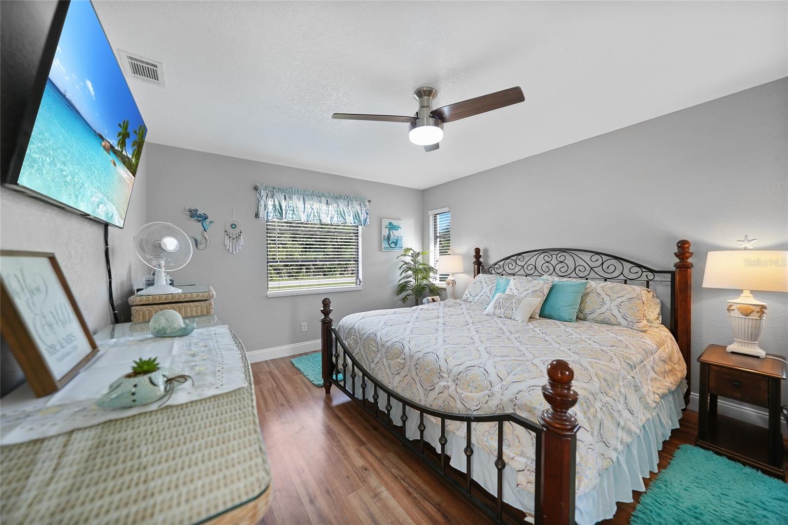 813 THORNTON AVE NW, PORT CHARLOTTE, FL, 33948