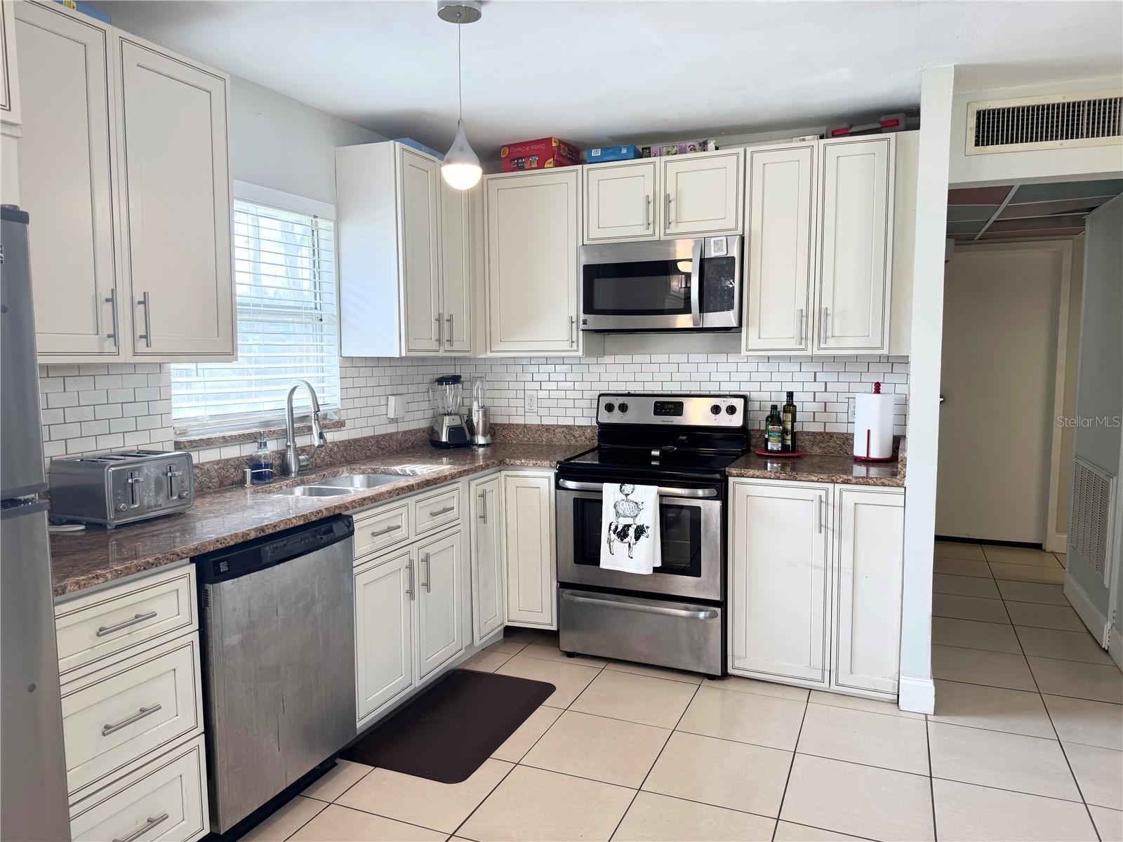 102 CAMBRIDGE TRL #229, SUN CITY CENTER, FL, 33573