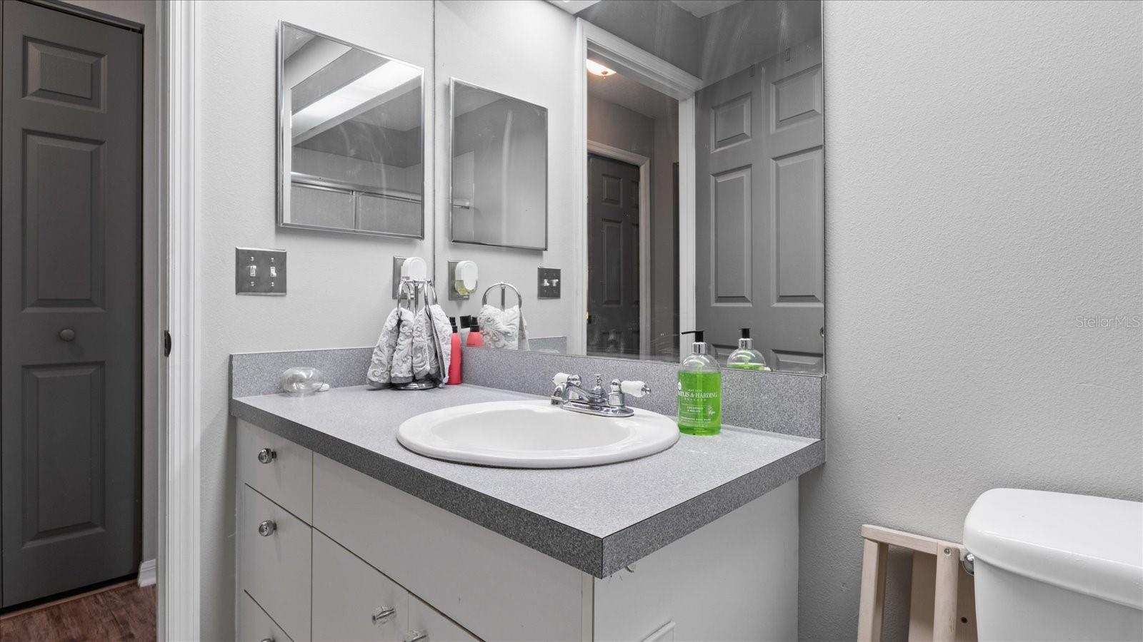 7664 39TH STREET CIR E, SARASOTA, FL, 34243