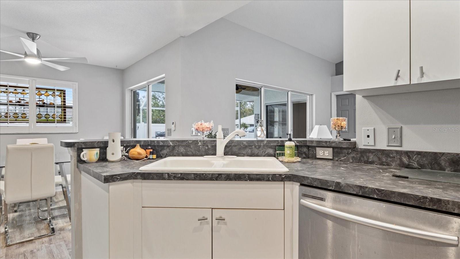 7664 39TH STREET CIR E, SARASOTA, FL, 34243