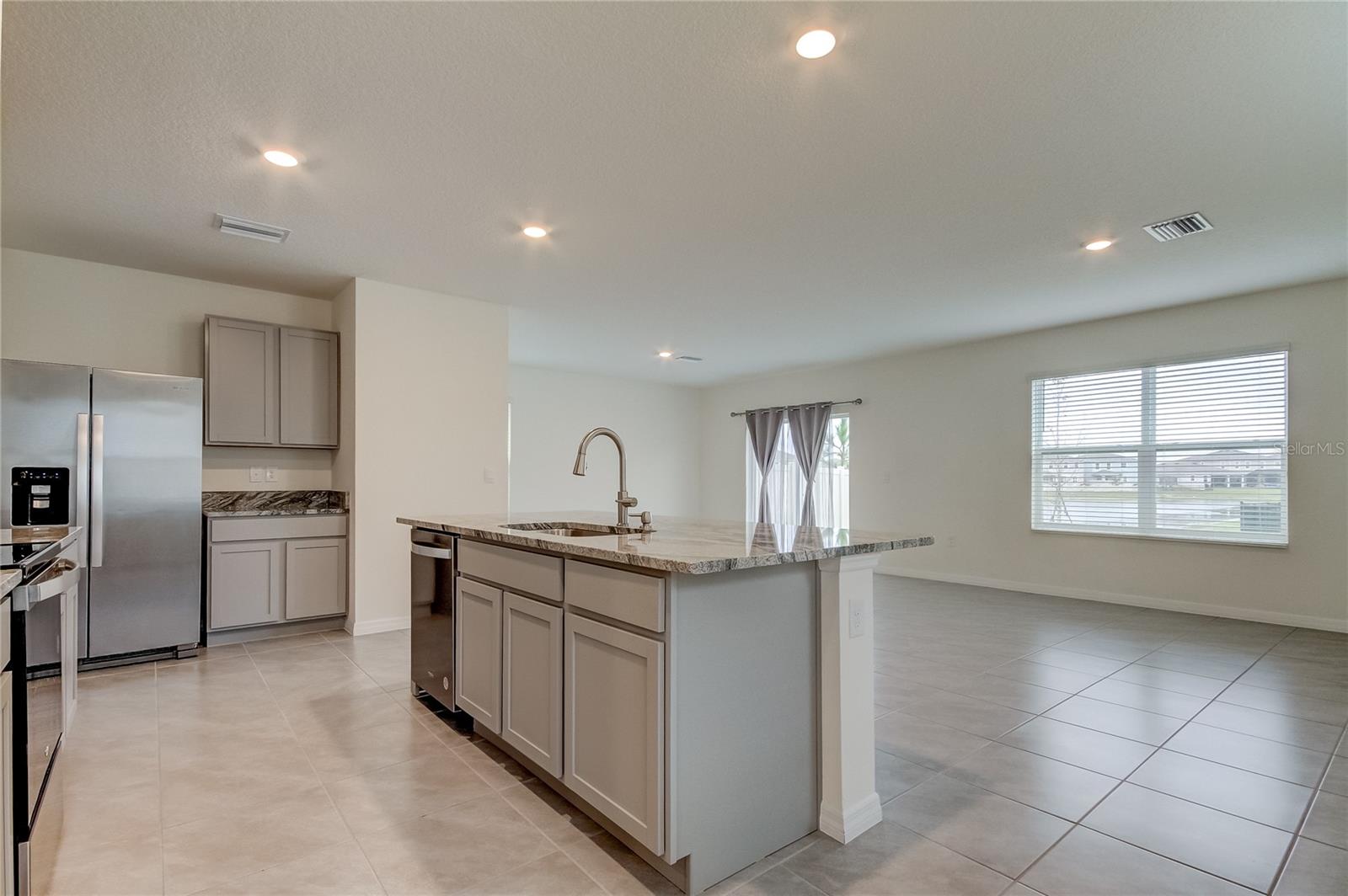 8333 HARDY BAY LOOP, WESLEY CHAPEL, FL, 33545