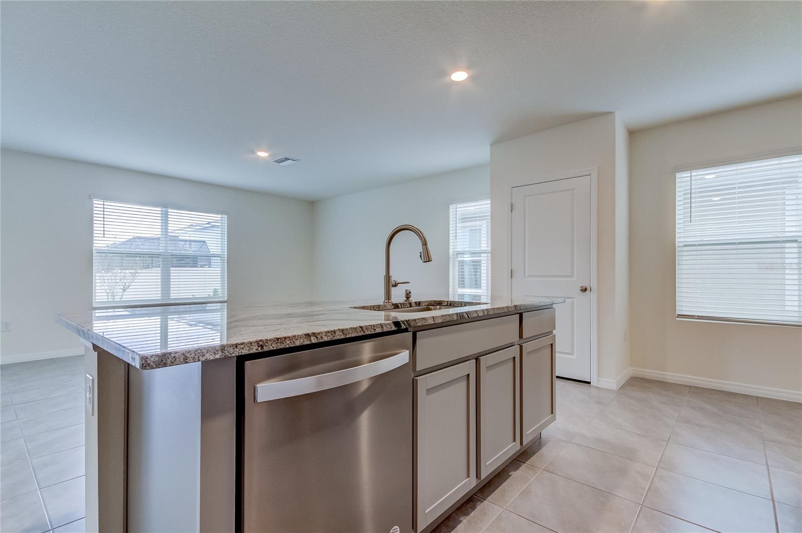 8333 HARDY BAY LOOP, WESLEY CHAPEL, FL, 33545