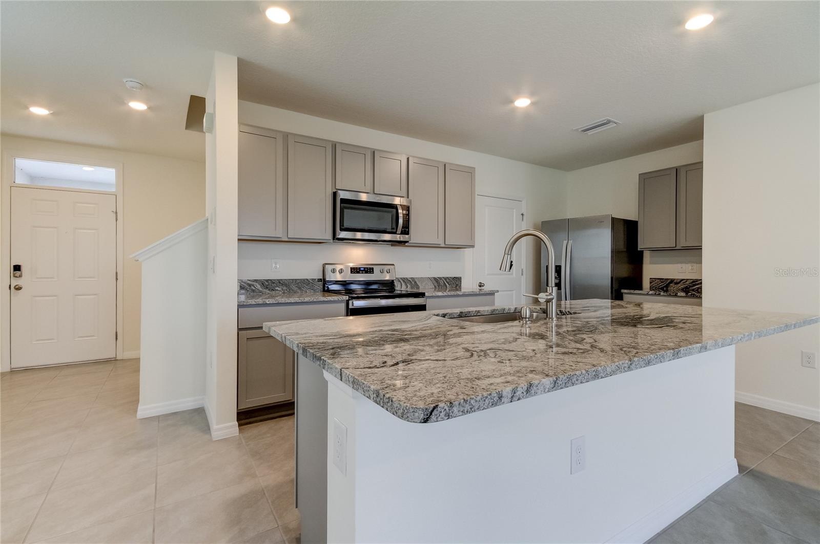 8333 HARDY BAY LOOP, WESLEY CHAPEL, FL, 33545