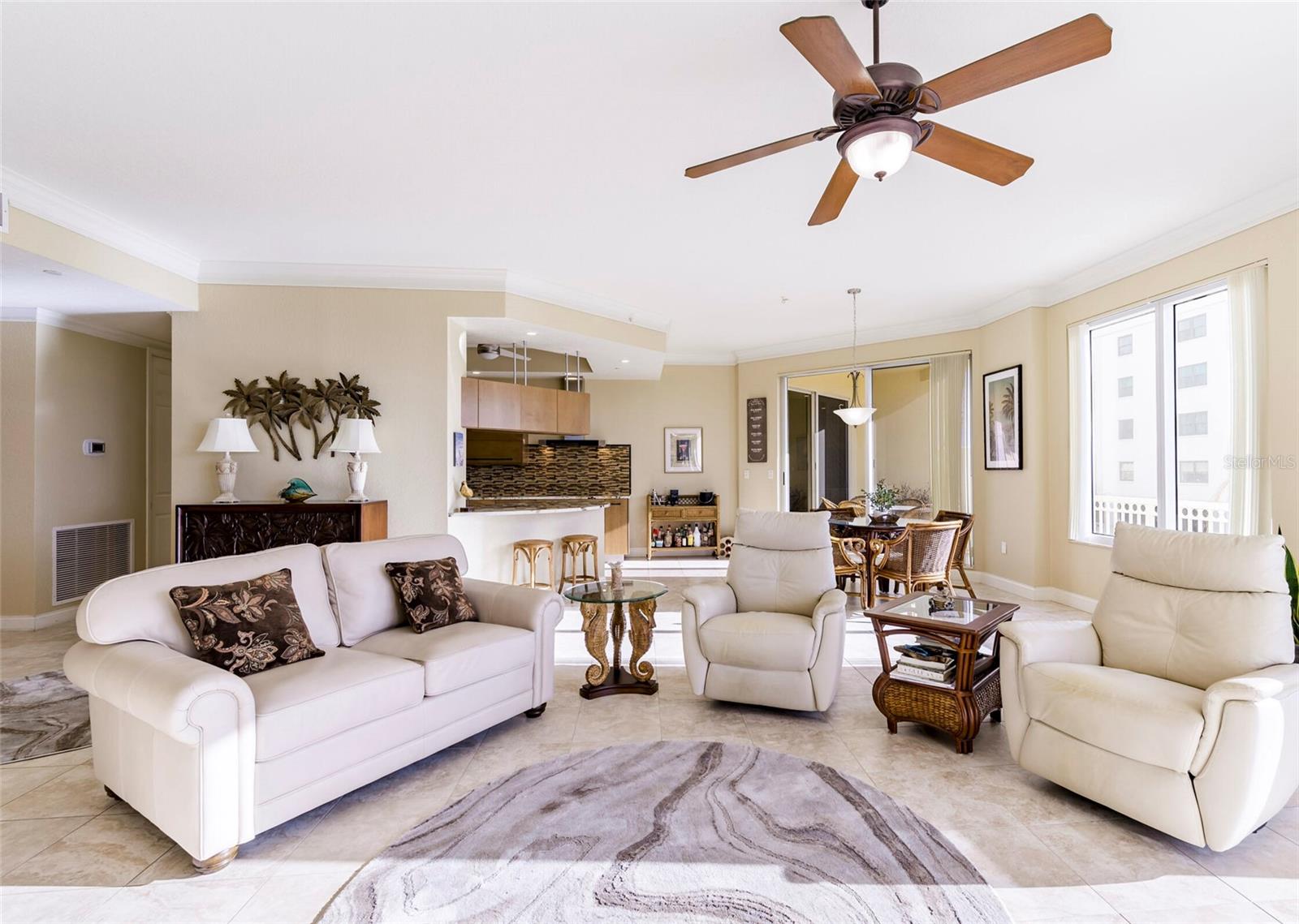 1200 GULF BLVD #102, CLEARWATER BEACH, FL, 33767