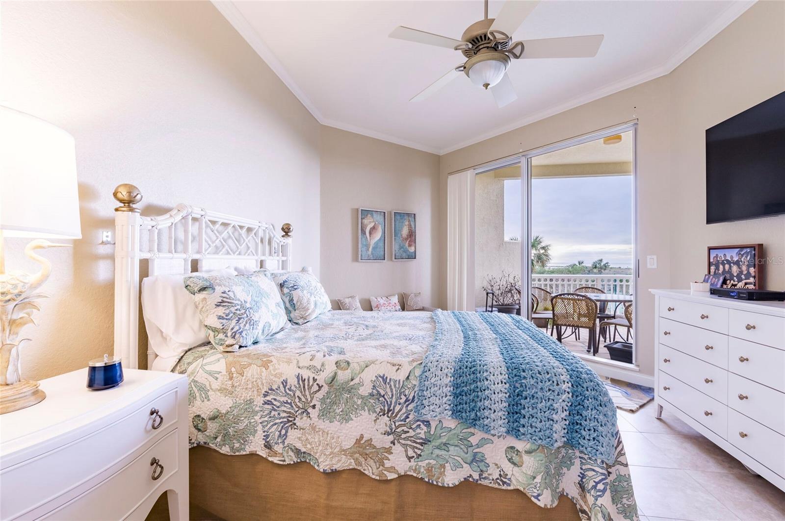 1200 GULF BLVD #102, CLEARWATER BEACH, FL, 33767