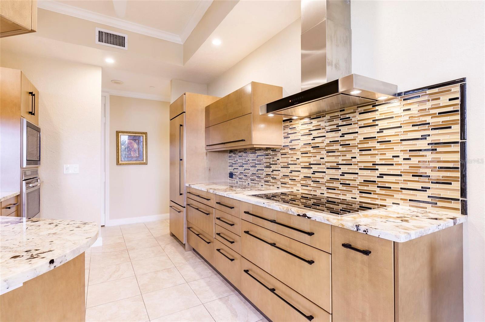 1200 GULF BLVD #102, CLEARWATER BEACH, FL, 33767