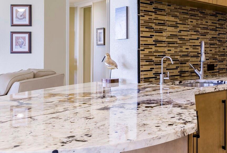 1200 GULF BLVD #102, CLEARWATER BEACH, FL, 33767