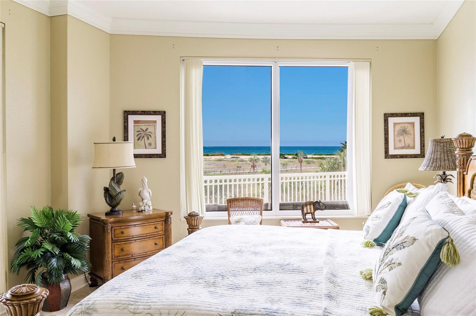 1200 GULF BLVD #102, CLEARWATER BEACH, FL, 33767