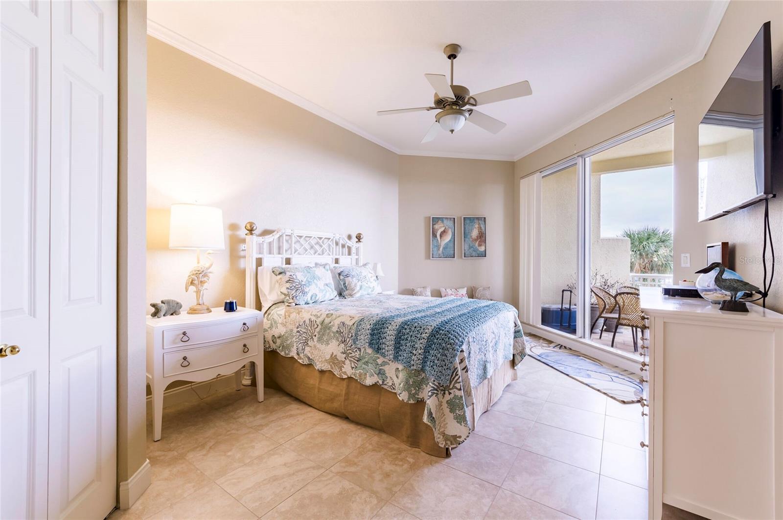 1200 GULF BLVD #102, CLEARWATER BEACH, FL, 33767