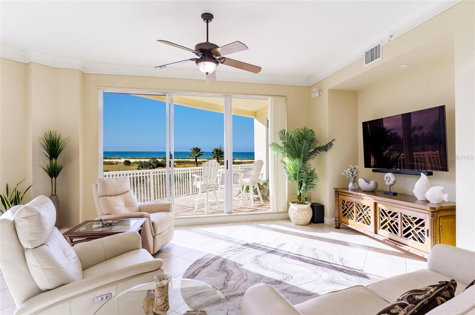 1200 GULF BLVD #102, CLEARWATER BEACH, FL, 33767