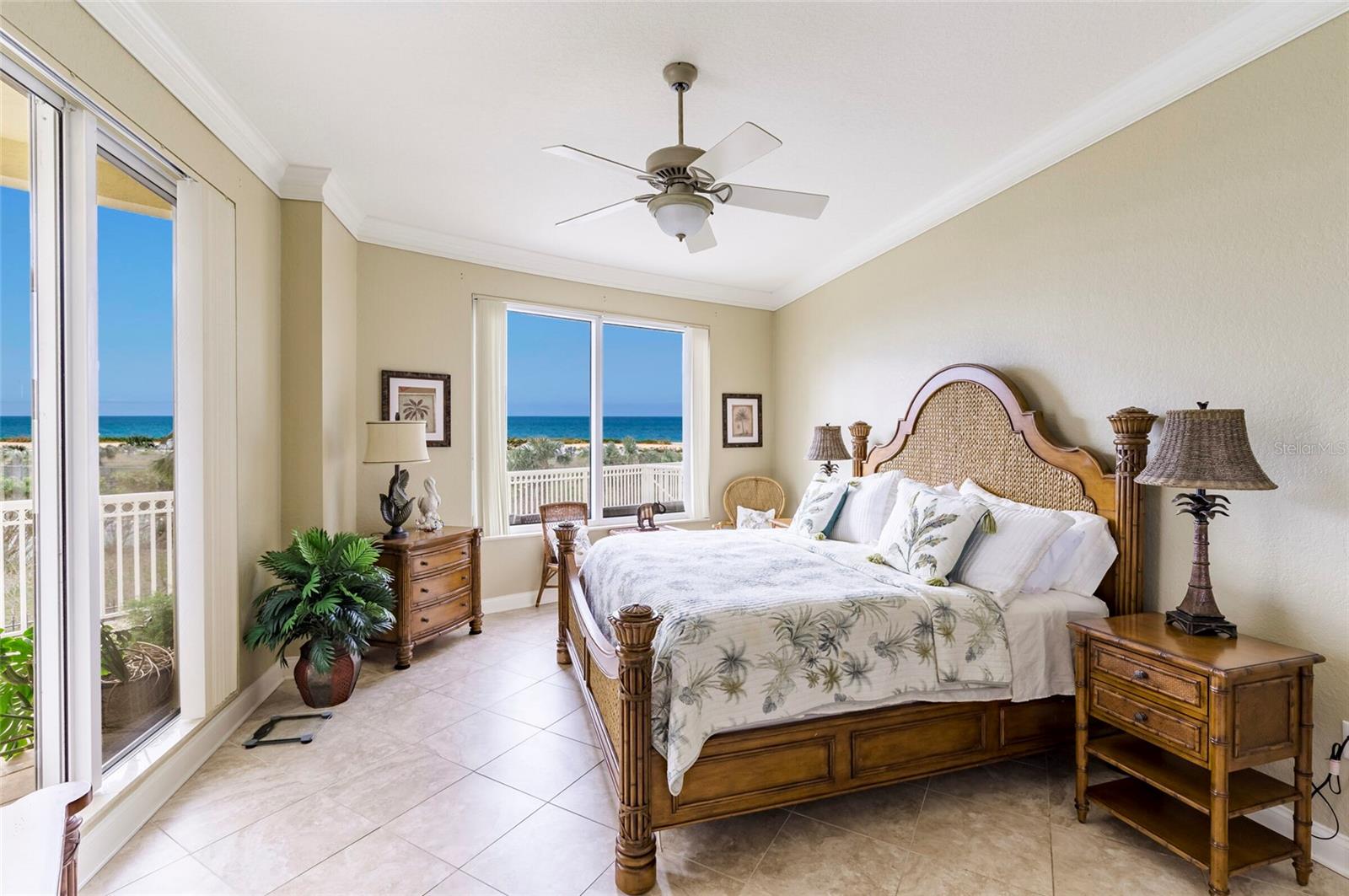 1200 GULF BLVD #102, CLEARWATER BEACH, FL, 33767