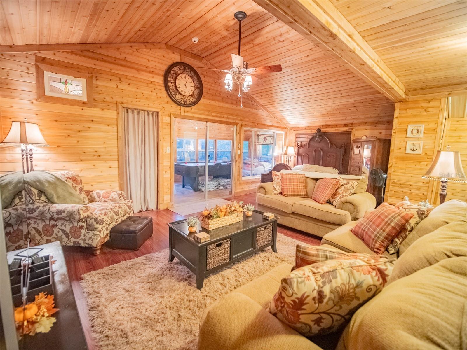 960 SW IOWA, FORT WHITE, FL, 32038