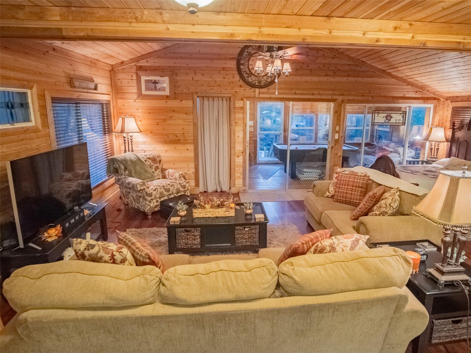 960 SW IOWA, FORT WHITE, FL, 32038