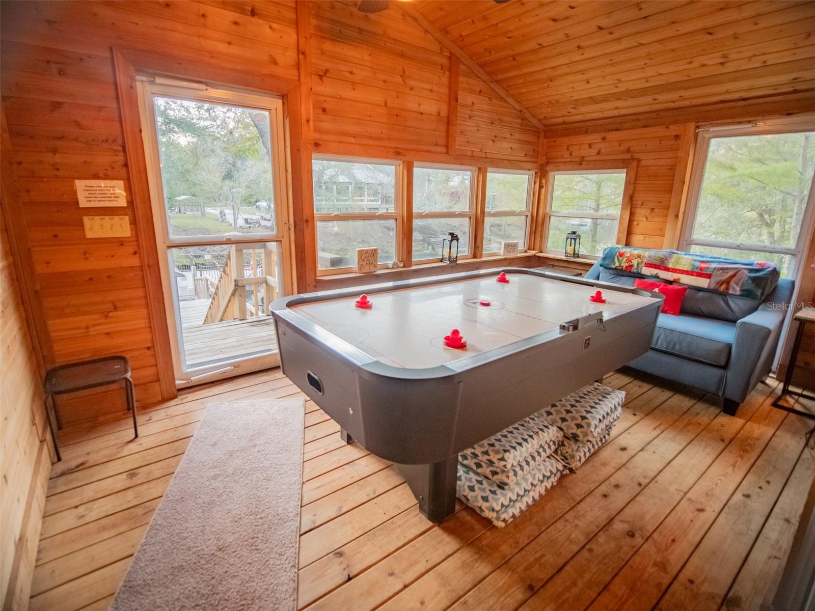960 SW IOWA, FORT WHITE, FL, 32038