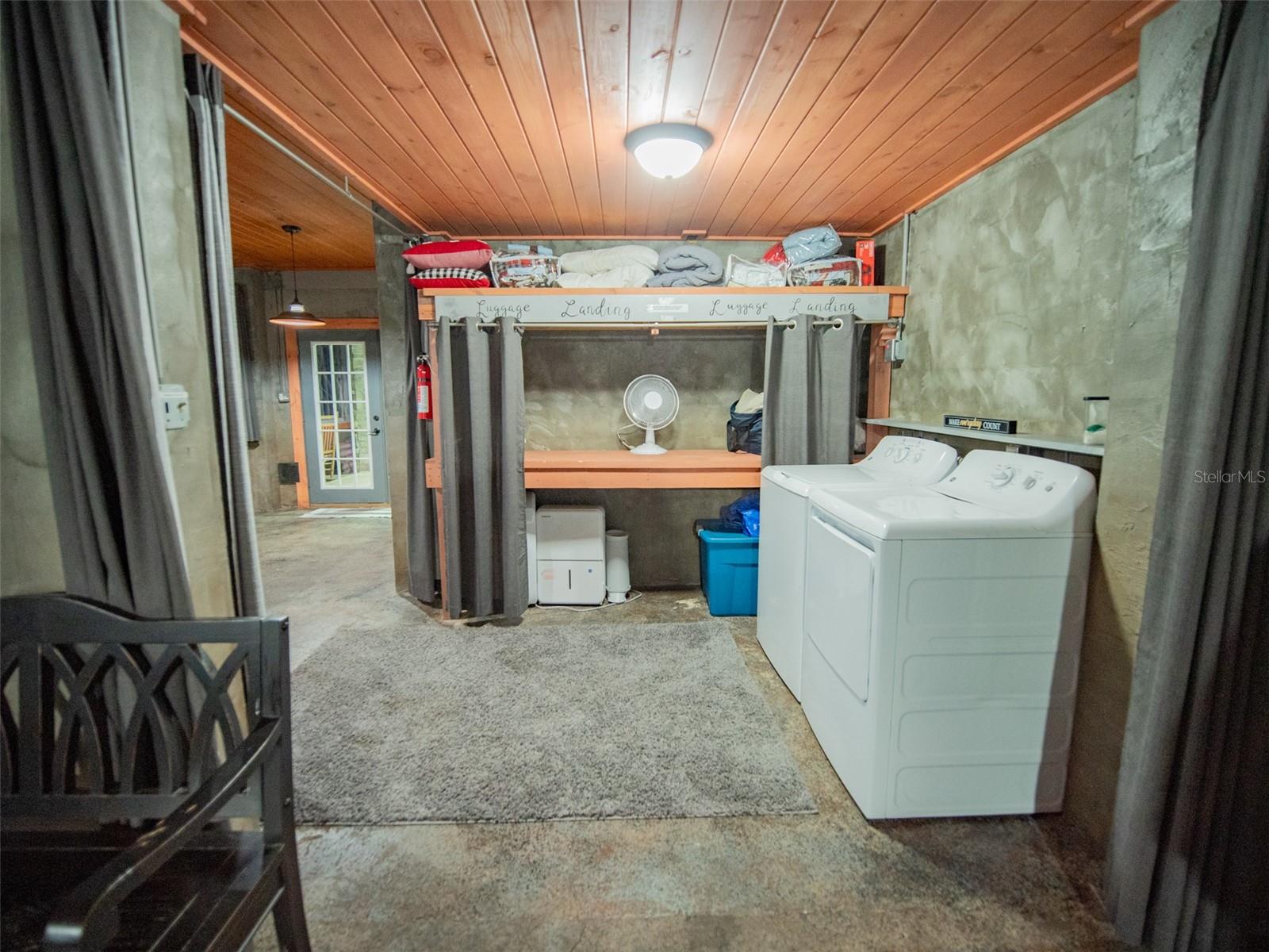 960 SW IOWA, FORT WHITE, FL, 32038