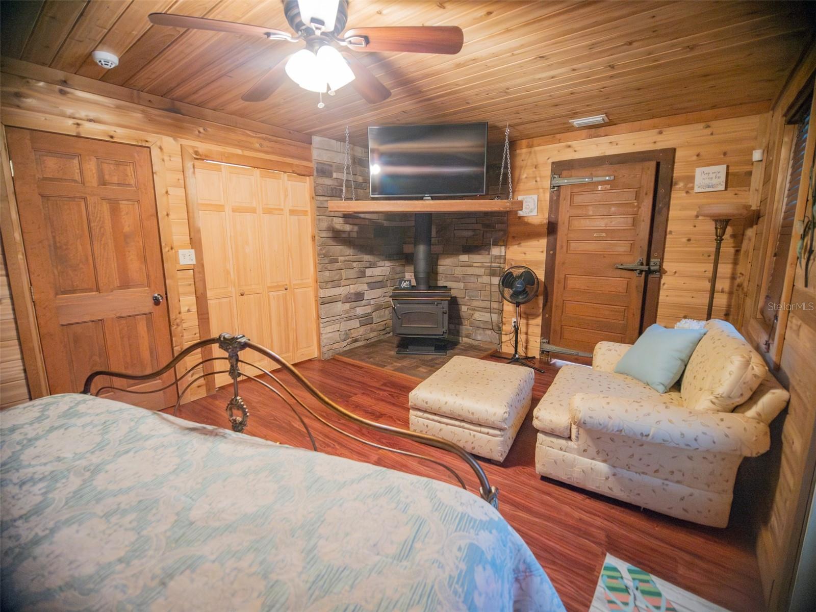 960 SW IOWA, FORT WHITE, FL, 32038