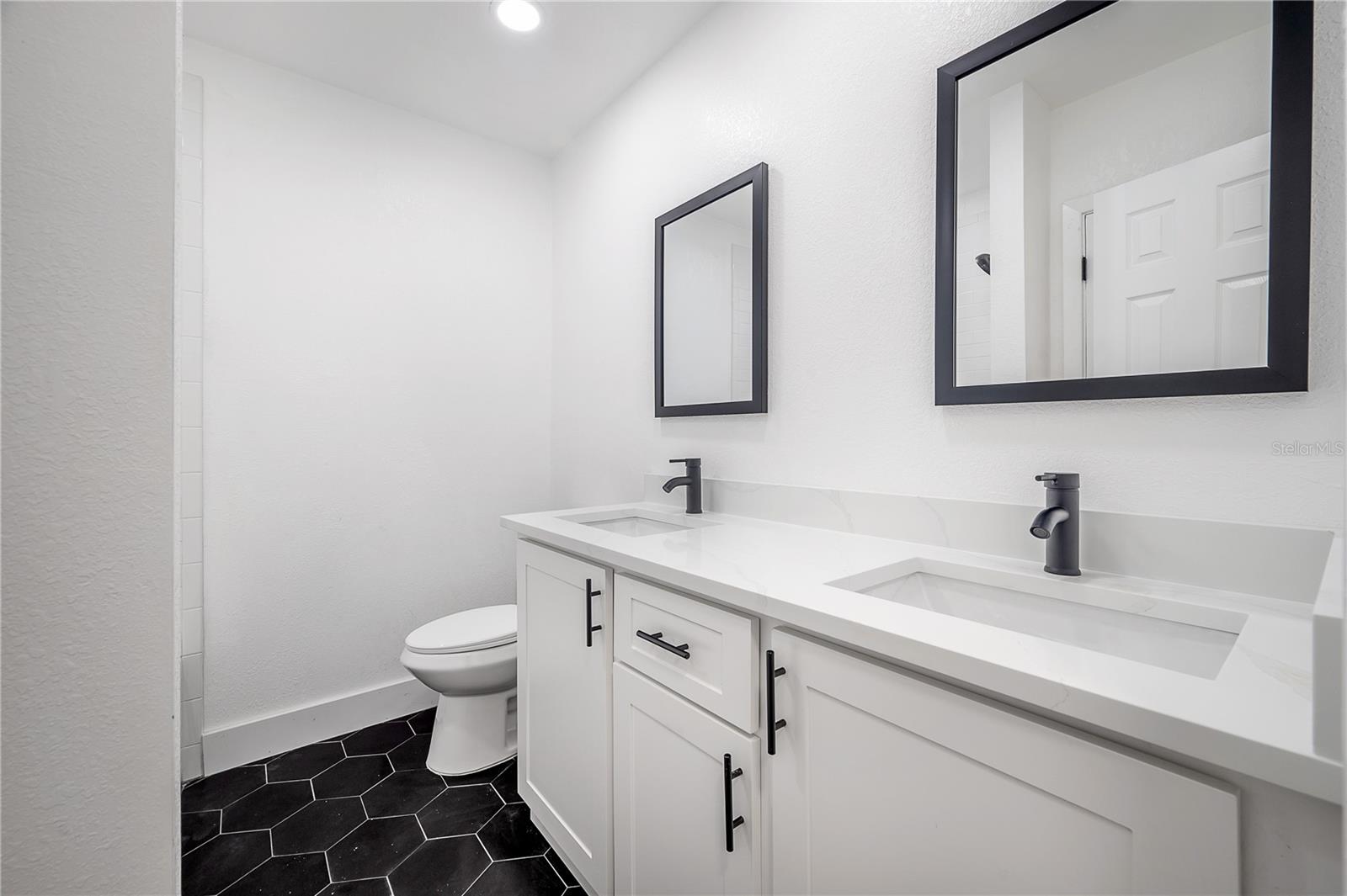 2318 GRANADA CIR W, ST PETERSBURG, FL, 33712