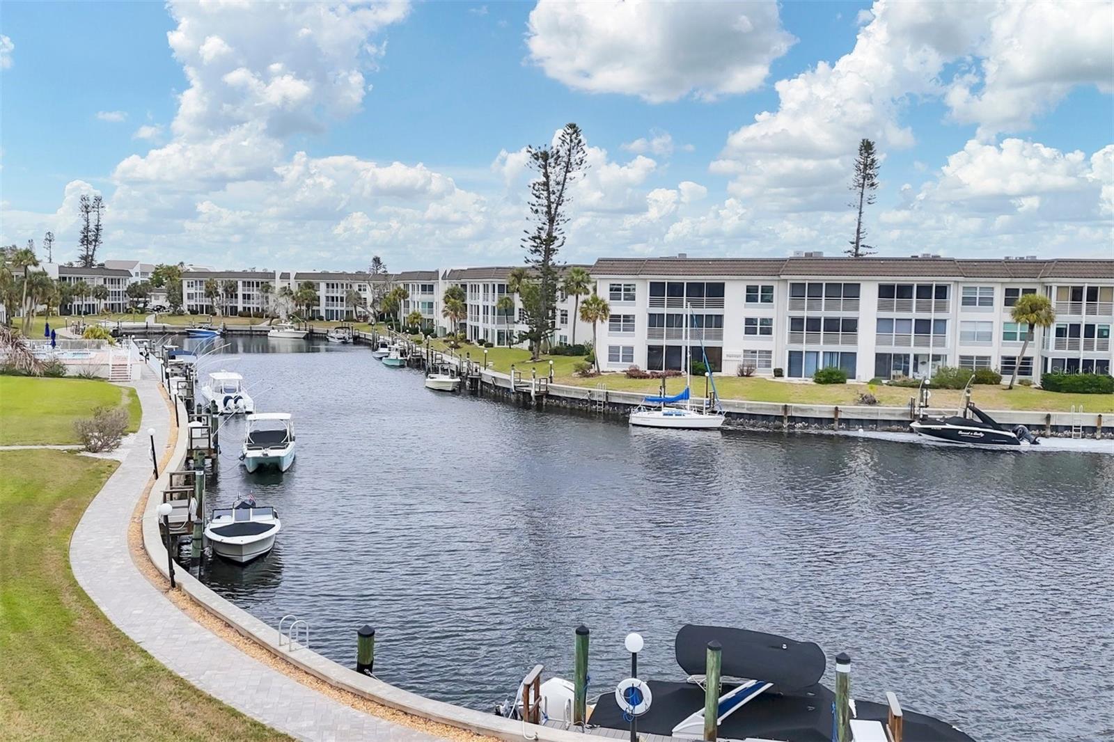 4350 CHATHAM DR #208, LONGBOAT KEY, FL, 34228
