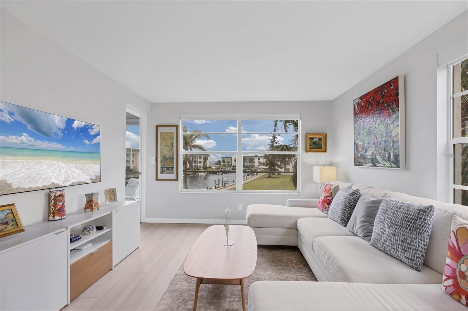 4350 CHATHAM DR #208, LONGBOAT KEY, FL, 34228