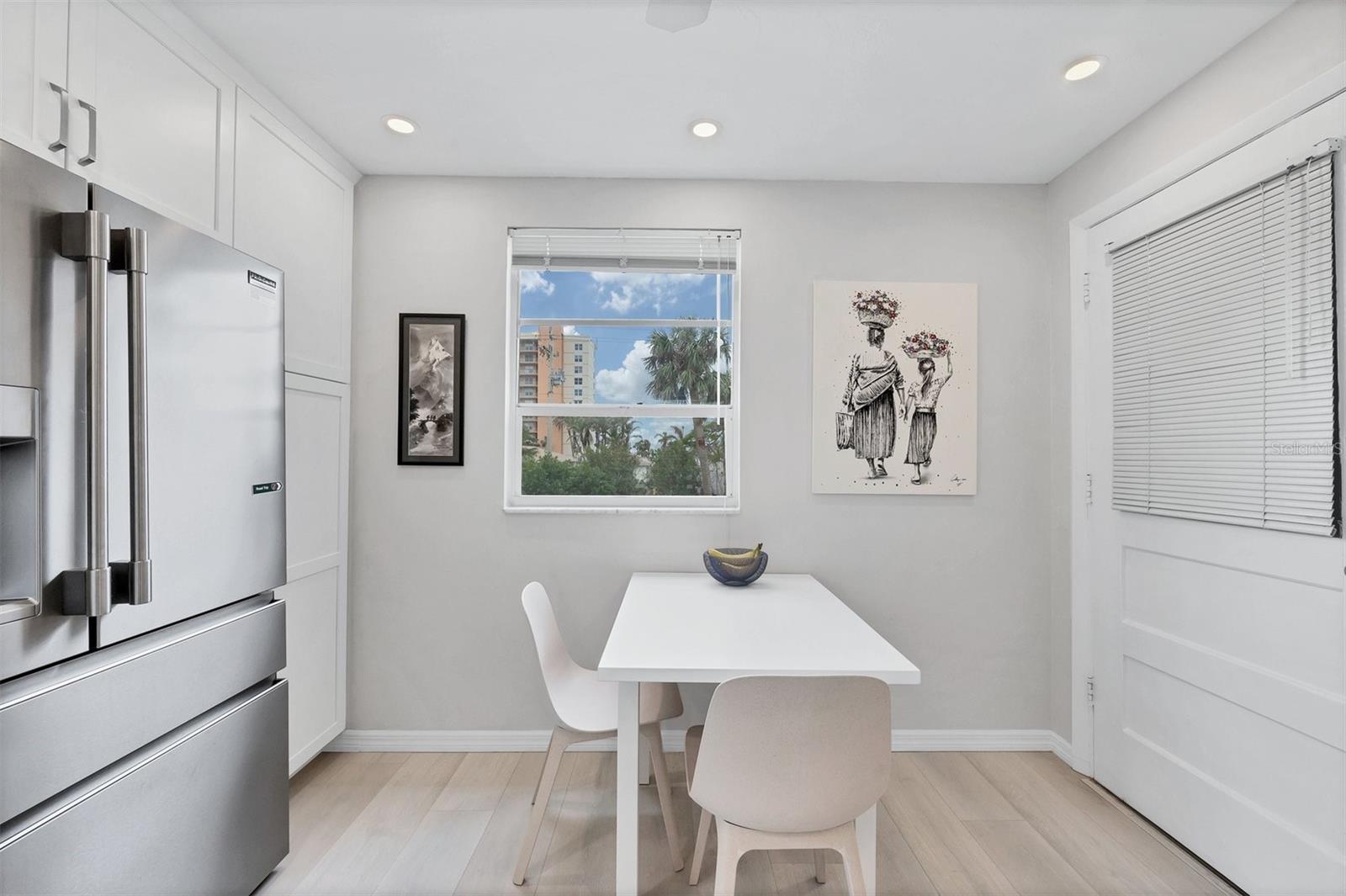 4350 CHATHAM DR #208, LONGBOAT KEY, FL, 34228