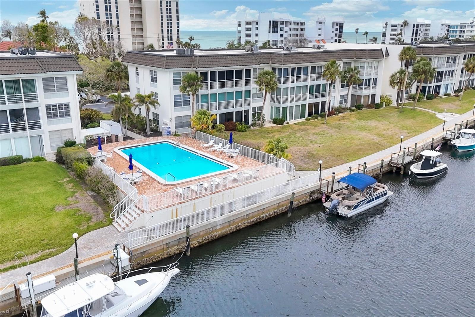 4350 CHATHAM DR #208, LONGBOAT KEY, FL, 34228