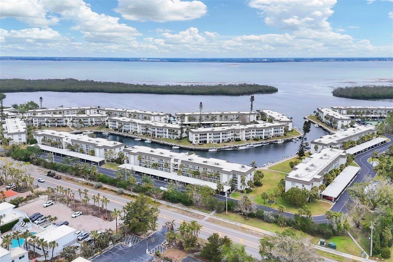 4350 CHATHAM DR #208, LONGBOAT KEY, FL, 34228