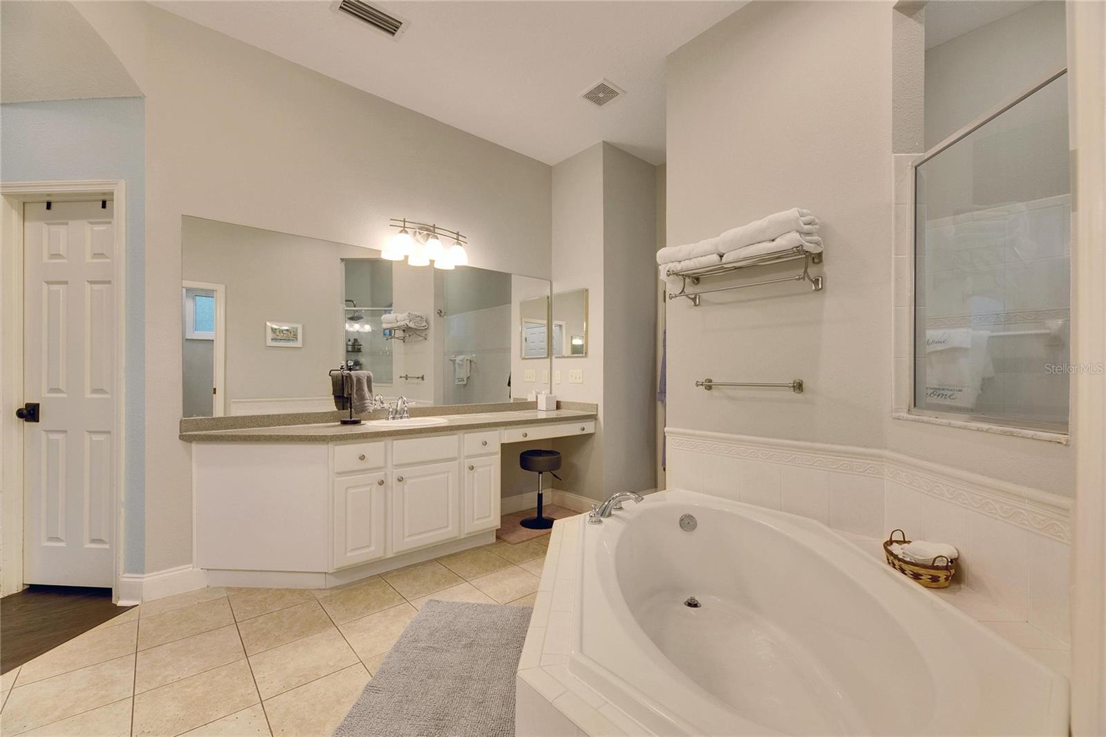 2512 CENTENNIAL FALCON DR, VALRICO, FL, 33596