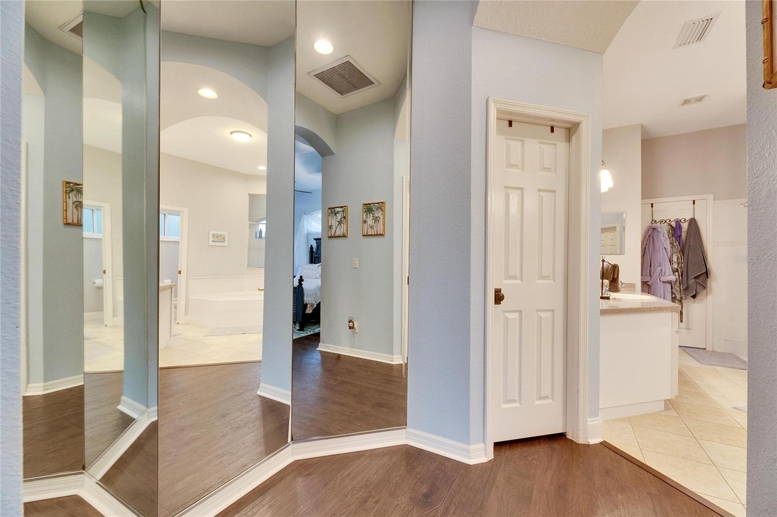 2512 CENTENNIAL FALCON DR, VALRICO, FL, 33596
