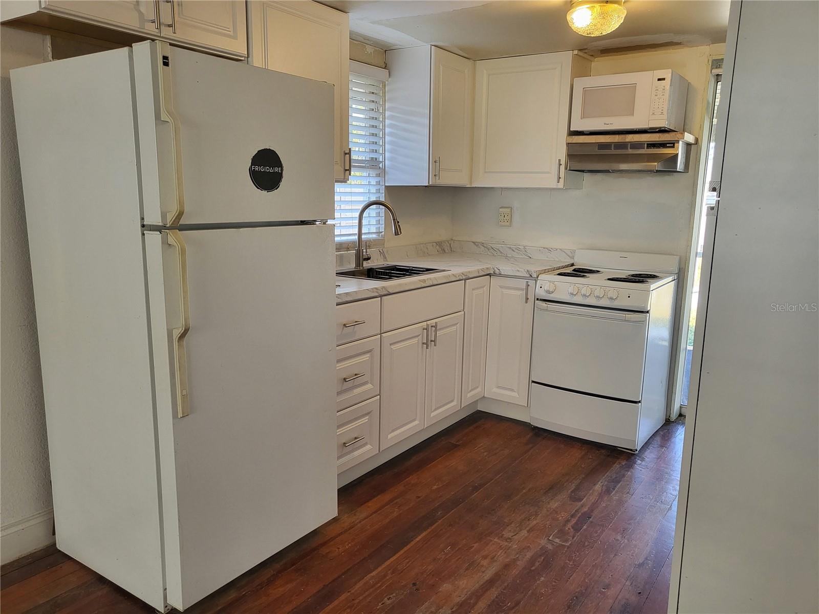20 W BAY ST, ENGLEWOOD, FL, 34223